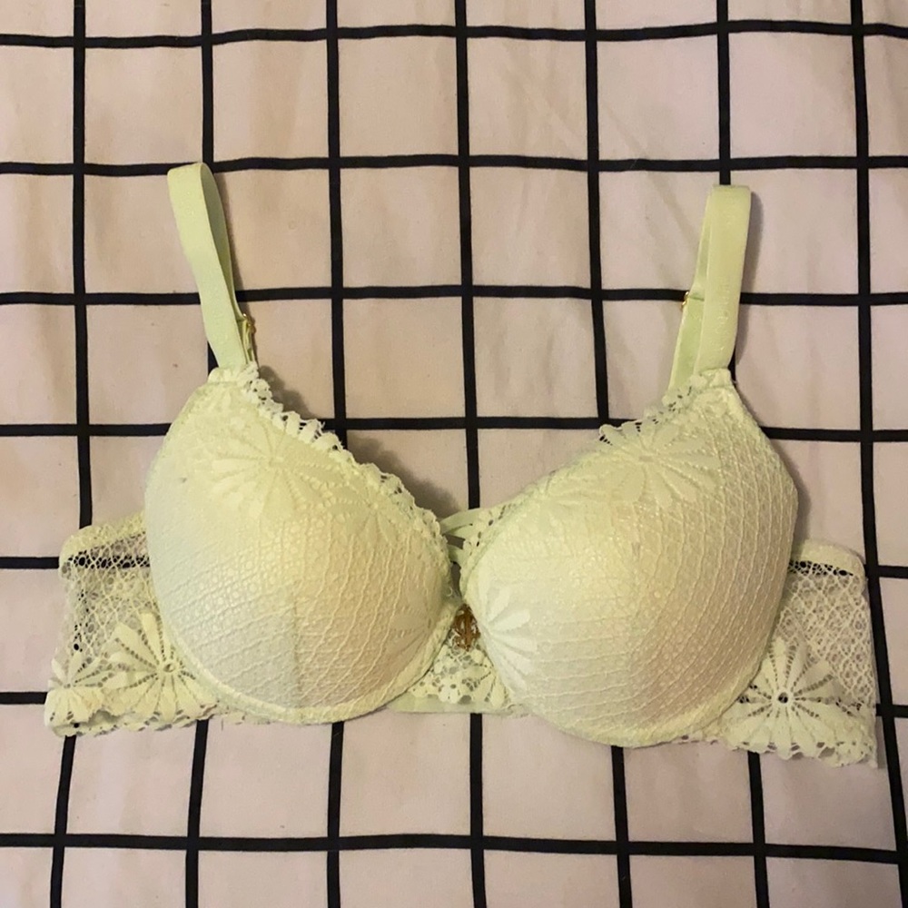 SOLD‼️Juicy Couture Lime Green Push-up Bra